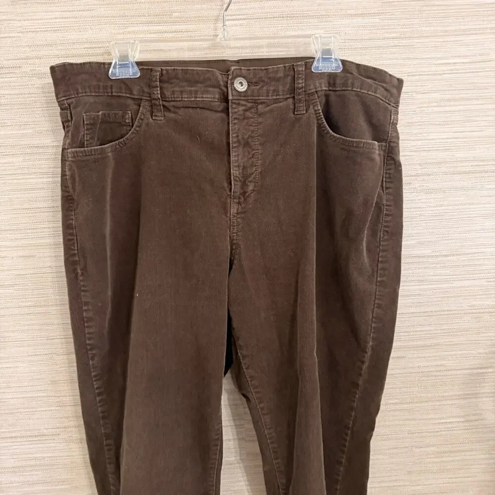 St. Johns Bay Lot of 2 pair of women's size 18 Corturoy's